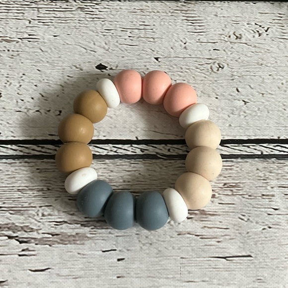 4/$20!!  Boutique Baby Round Silicone Teether Toy - Picture 2 of 5